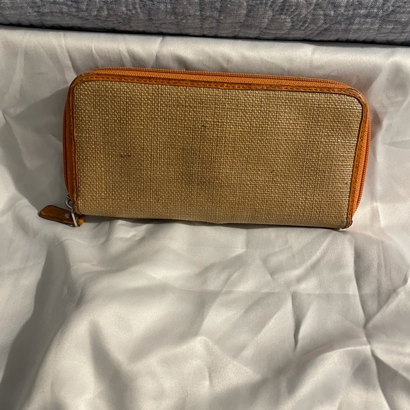 Fossil large wallet. Used and loved. Price reflects age. Comes with dust bag. - Picture 3 of 5